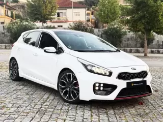 Kia Ceed 1.6 T-GDi GT — fotografia 1