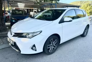 Toyota Auris 1.4 D-4D ACtive — fotografia 1