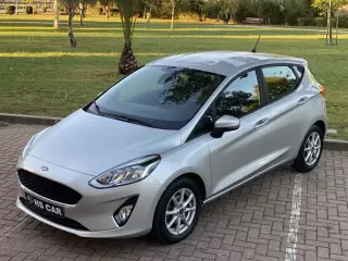 Ford Fiesta 1.5 TDCi Business — fotografia 1