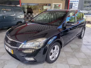 Kia Ceed SW 1.6 CRDi TX ISG — fotografia 1