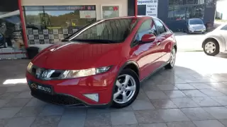 Honda Civic 1.4 i-VTEC Elegance — fotografia 1