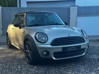 MINI 3 Portas Cooper D — fotografia 1