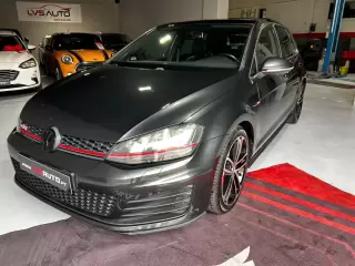 VW Golf 2.0 TSi GTI DSG — fotografia 1