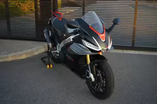Aprilia RSV 4 — fotografia 1