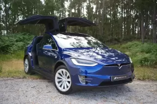 Tesla Model X 75D — fotografia 1
