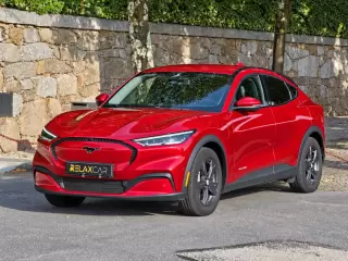 Ford Mustang Mach-E 75.7 kWh Base — fotografia 1