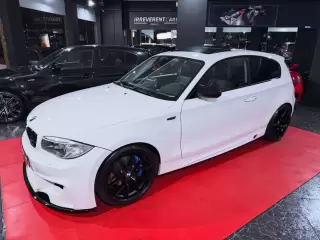 BMW 120 D 1M Style (interior 1M original + Android C/carplay + teto de abrir) — fotografia 1