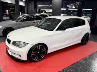 BMW 118 d Pack M — fotografia 1