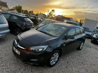 Opel Astra Sports Tourer 1.6 CDTI Ecotec Business Edition S/S — fotografia 1