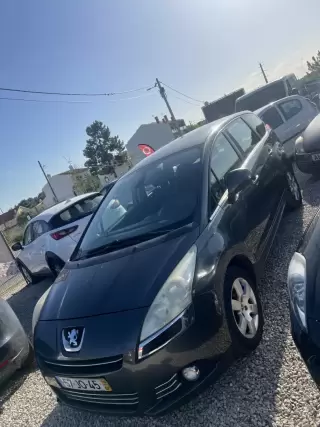 Peugeot 5008 1.6 HDi Executive CMP6 — fotografia 1