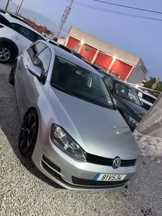VW Golf 1.6 TDi Highline — fotografia 1