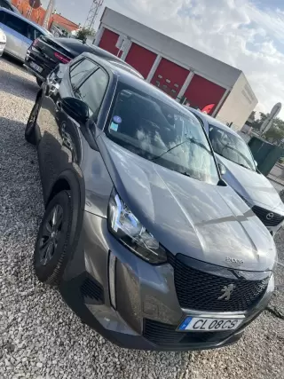 Peugeot 2008 1.2 PureTech Active — fotografia 1