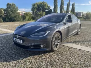 Tesla Model S 75D — fotografia 1