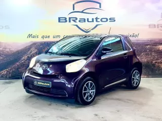 Toyota iQ 1.0 VVT-i Essential+AC — fotografia 1