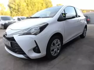Toyota Yaris BIzz — fotografia 1