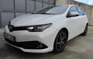 Toyota Auris 1.4 D-4D Comfort Pack Sport — fotografia 1