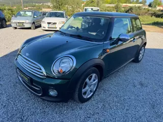 MINI Cooper COOPER D — fotografia 1