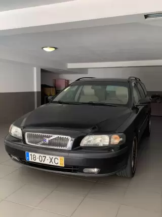 Volvo V70 Cross Country D5 — fotografia 1