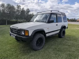 Land Rover Discovery 2.5 TDi — fotografia 1