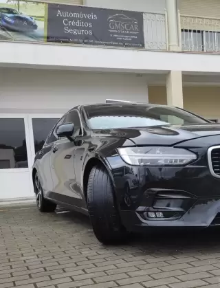 Volvo S90 2.0 D4 R-Design — fotografia 1