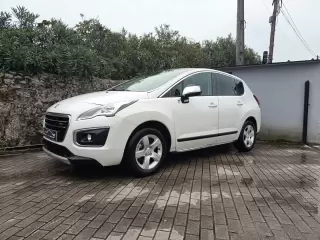 Peugeot 3008 2.0 HDi Hybrid4 — fotografia 1