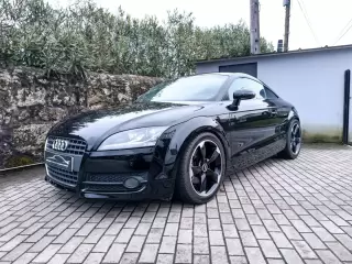 Audi TT Coupé 2.0 TDI quattro — fotografia 1