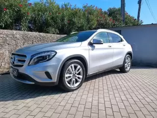 Mercedes-Benz GLA 220 CDi Urban 4-Matic — fotografia 1