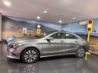 Mercedes-Benz CLA 180 d 7G-DCT Peak Edition — fotografia 1