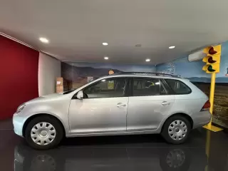 VW Golf Variant 1.6 TDi Confortline — fotografia 1