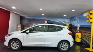 Ford Fiesta 1.1 Ti-VCT Business — fotografia 1