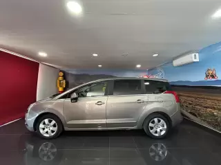 Peugeot 5008 1.6 HDi Premium — fotografia 1