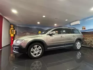 Volvo XC 70 2.0 D4 Momentum — fotografia 1
