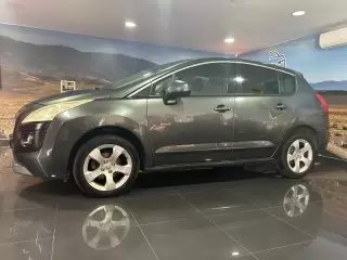 Peugeot 3008 1.6 HDi Active — fotografia 1