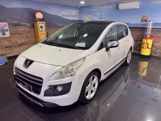 Peugeot 3008 2.0 HDi Hybrid4 — fotografia 1