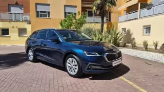 Skoda Octavia Break 2.0 TDI Style — fotografia 1
