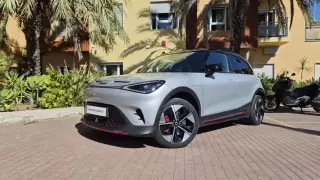 Smart #1 66 kWh Brabus AWD — fotografia 1