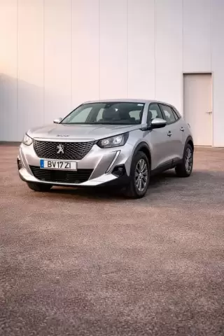 Peugeot e-2008 — fotografia 1