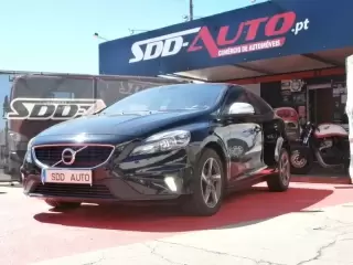 Volvo V40 2.0 D2 R-Design — fotografia 1