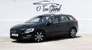 Volvo V60 D6 Plug-In-Hybrid AWD Geartronic Momentum — fotografia 1