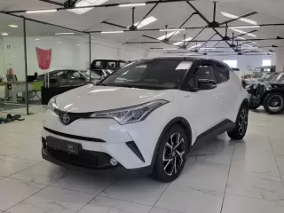 Toyota C-HR 1.8 HSD Comfort — fotografia 1