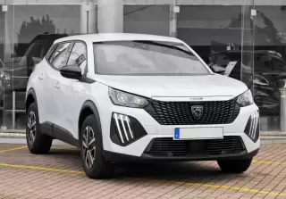 Peugeot 2008 1.2 PureTech Active — fotografia 1