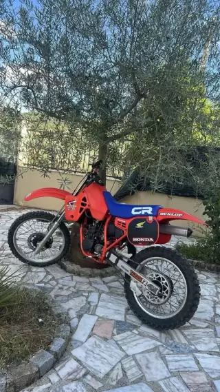 Honda CR 125 R — fotografia 1