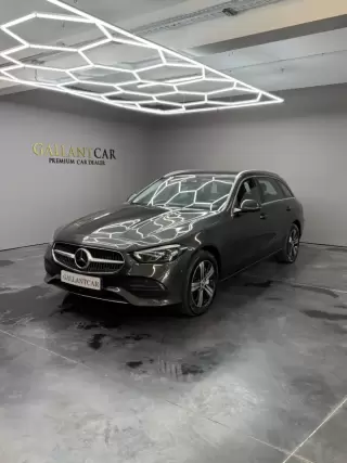 Mercedes-Benz C 300 e Avantgarde — fotografia 1