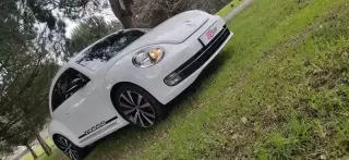 VW New Beetle 2.0 TSI Sport DSG — fotografia 1