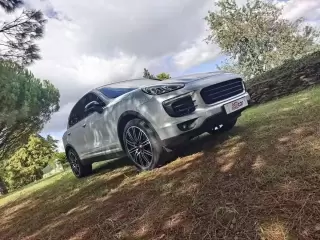 Porsche Cayenne Platinum Edition — fotografia 1
