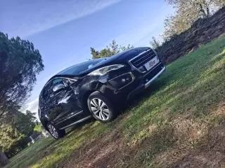 Peugeot 3008 1.6 HDi Allure — fotografia 1