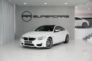 BMW M4 — fotografia 1