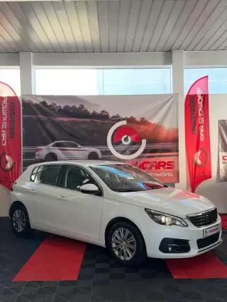 Peugeot 308 1.2 PureTech Active Pack — fotografia 1