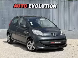 Peugeot 107 1.4 HDi Trendy — fotografia 1