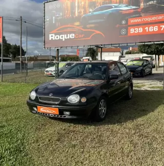Toyota Corolla H/B 1.3 Base — fotografia 1